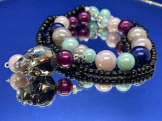 Skull glass bead bracelet